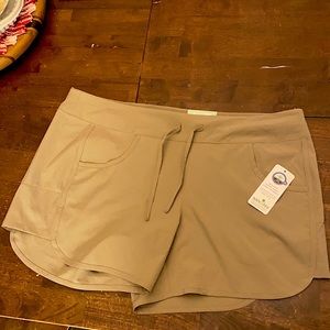 Magellan Outdoors Women’s XXL shorts Tan